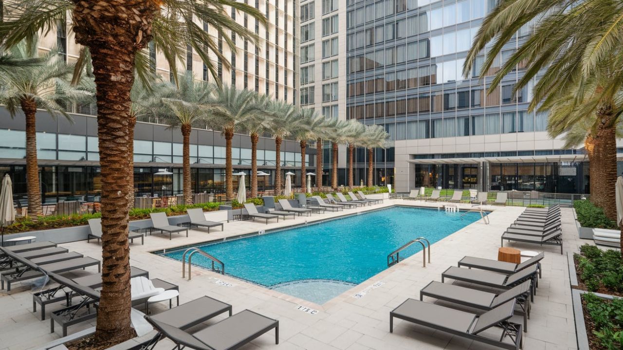 Best Hotels in Philadelphia with Pools